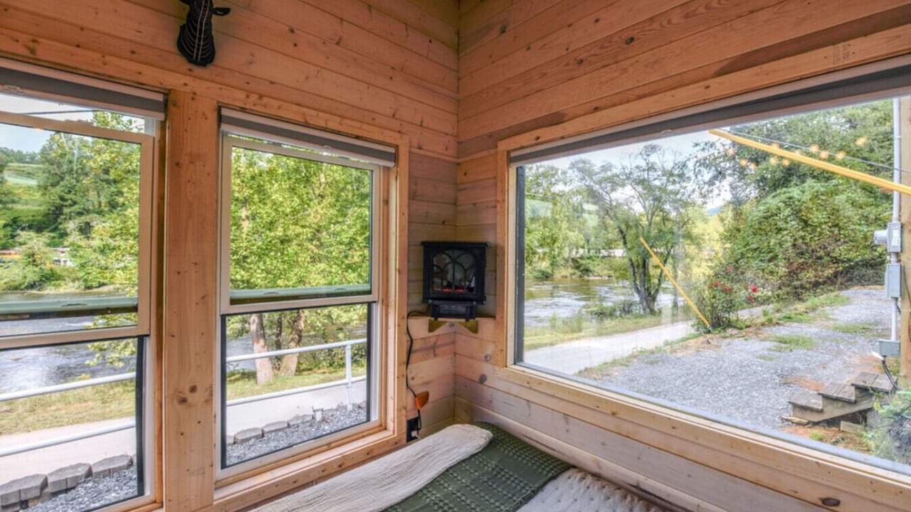 Photo of Bedroom in Sylva