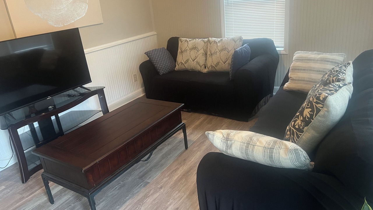 Photo of Livingroom in Glen Raven