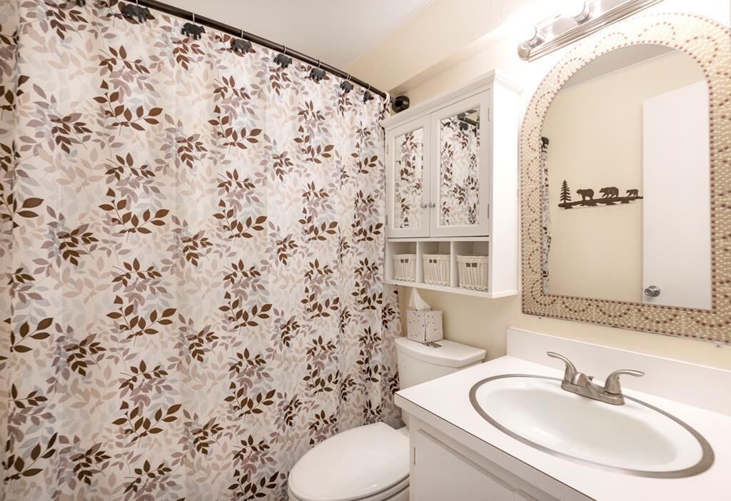 Photo of Bathroom in Seven Devils