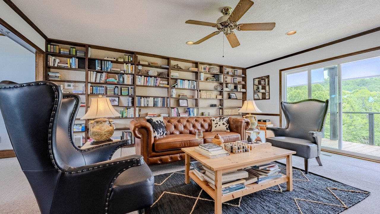 Photo of Livingroom in Scaly Mountain
