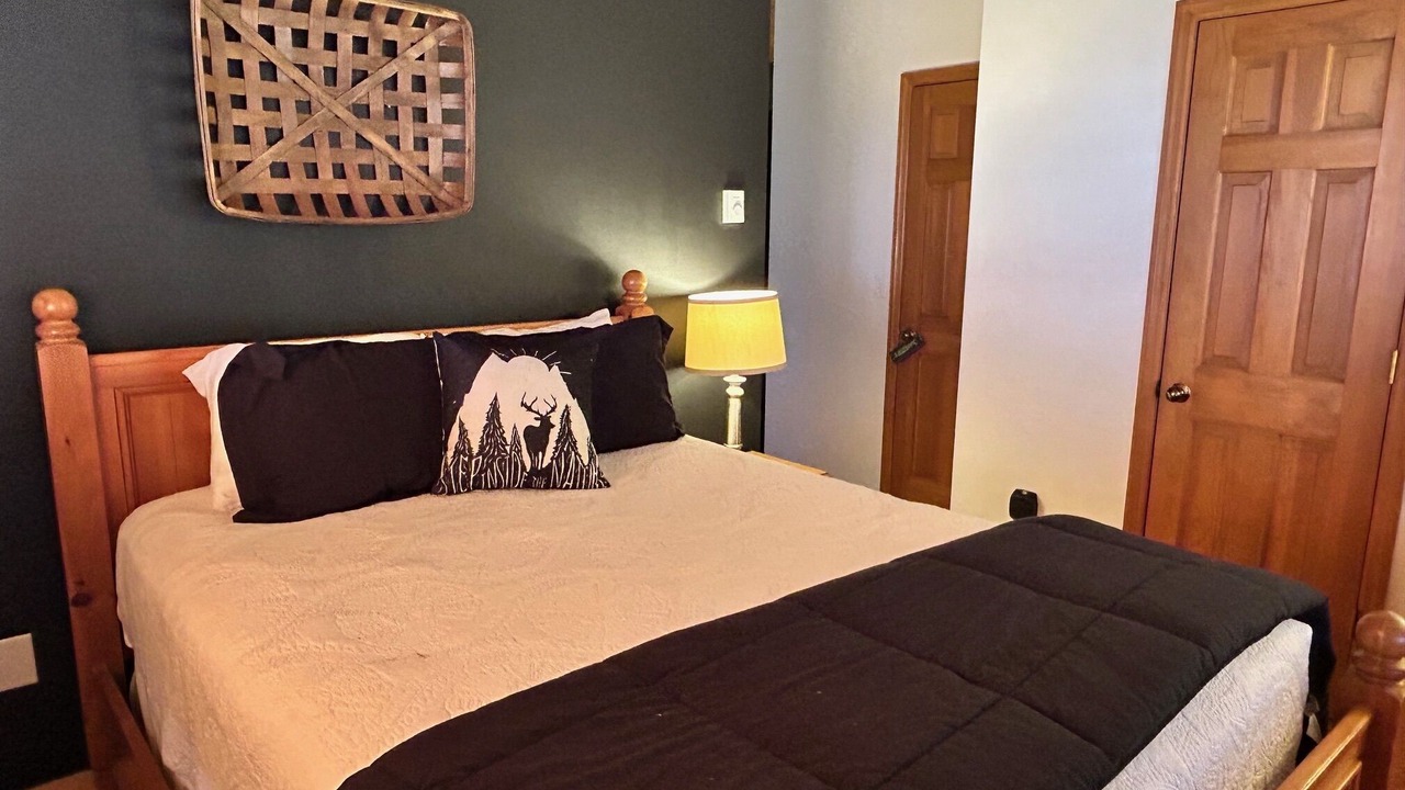 Photo of Bedroom in Scaly Mountain