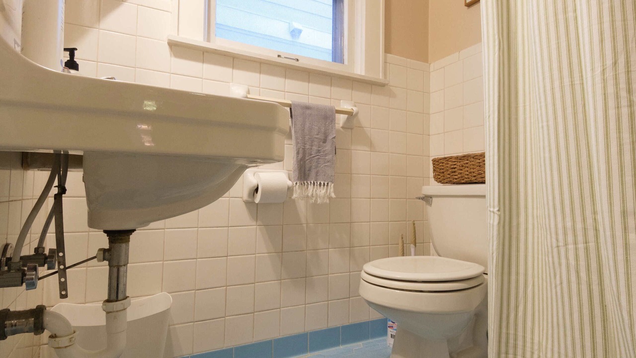 Photo of Bathroom in Cahal Street Group