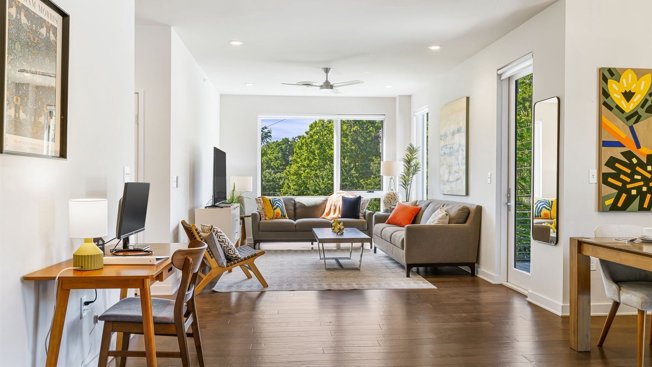 Photo of Livingroom in Historic Montford