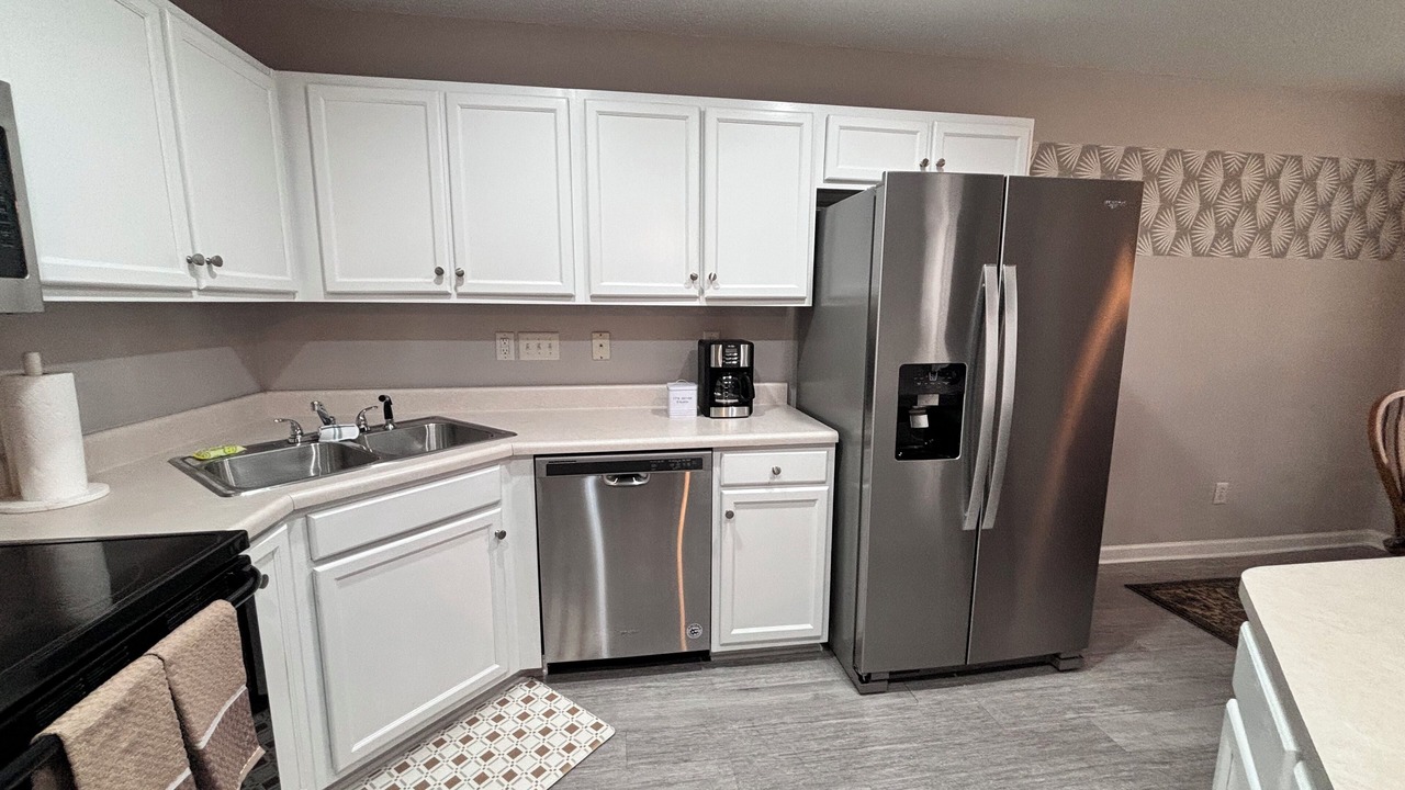 Photo of Kitchen in Davis Lake - Eastfield