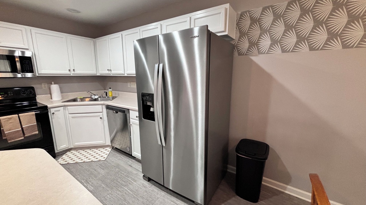 Photo of Kitchen in Davis Lake - Eastfield