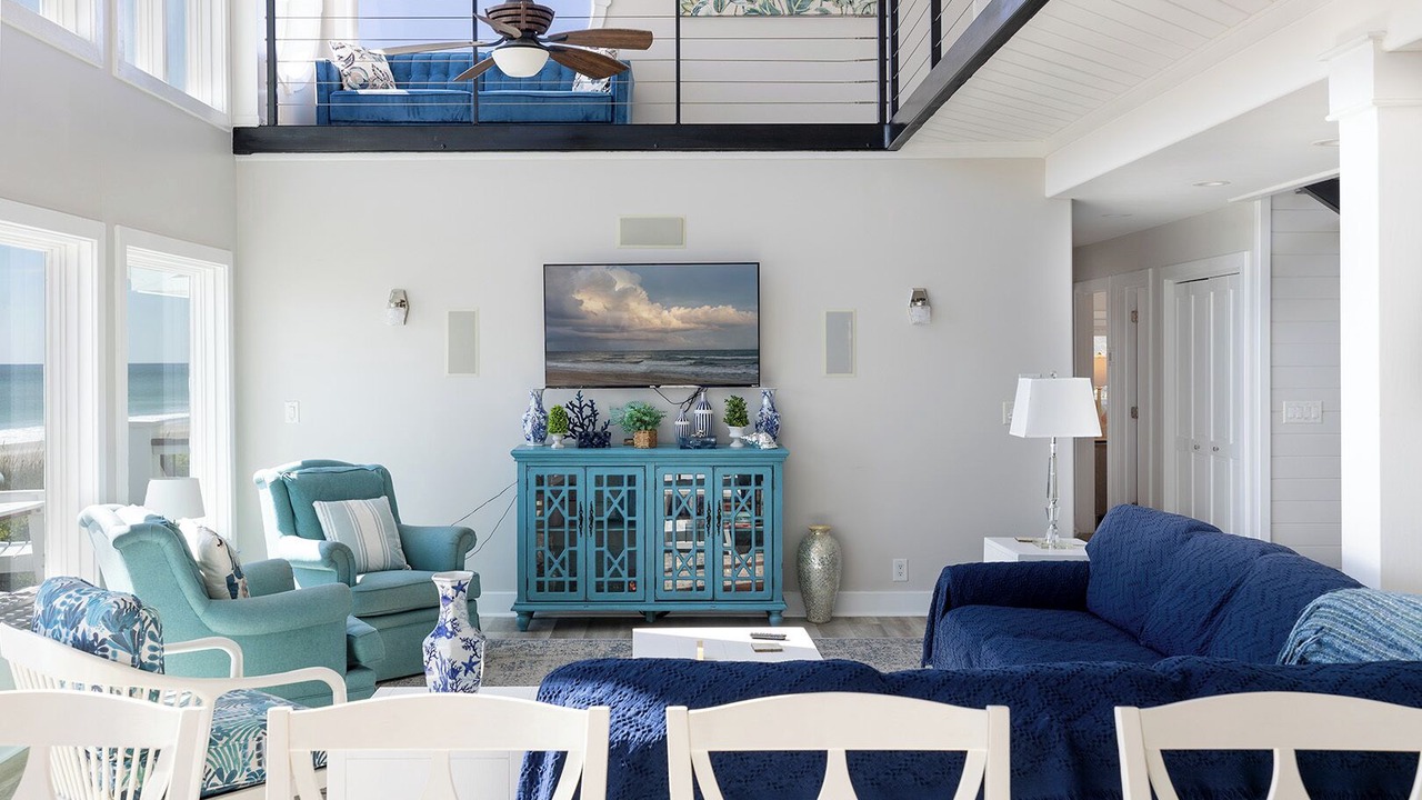 Photo of Livingroom in Pine Knoll Shores