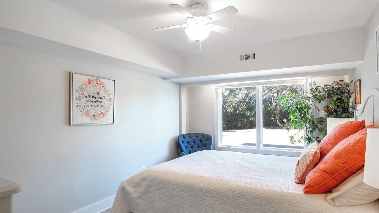 Photo of Bedroom in Pine Knoll Shores