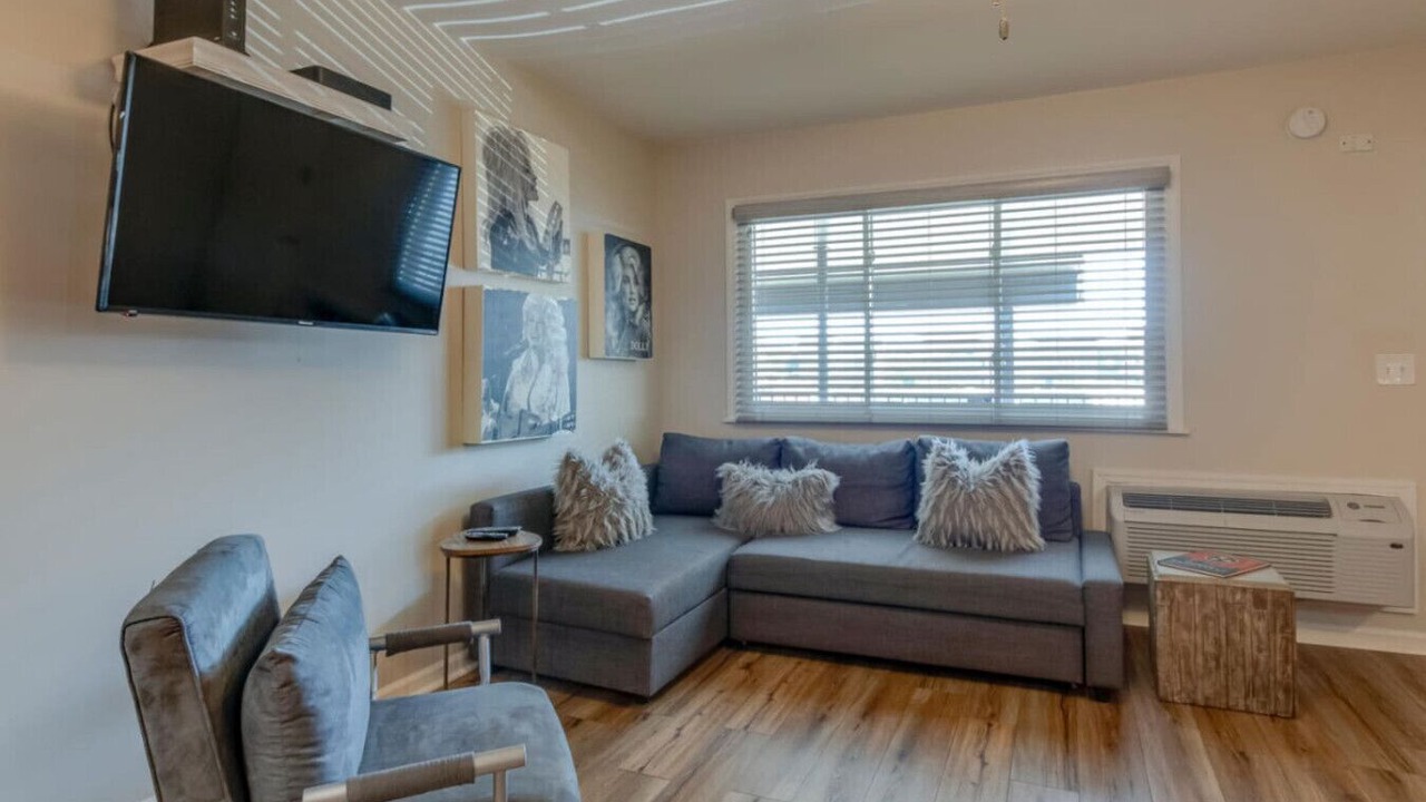 Photo of Livingroom in Melrose