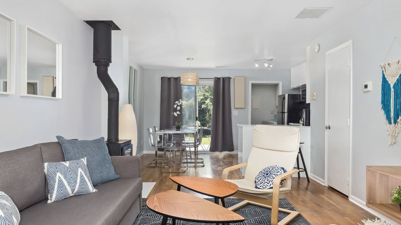 Photo of Livingroom in Carrboro