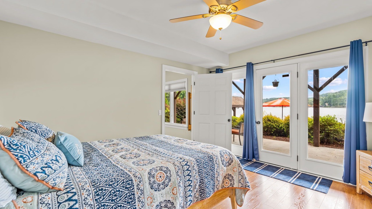 Photo of Bedroom in Southmont