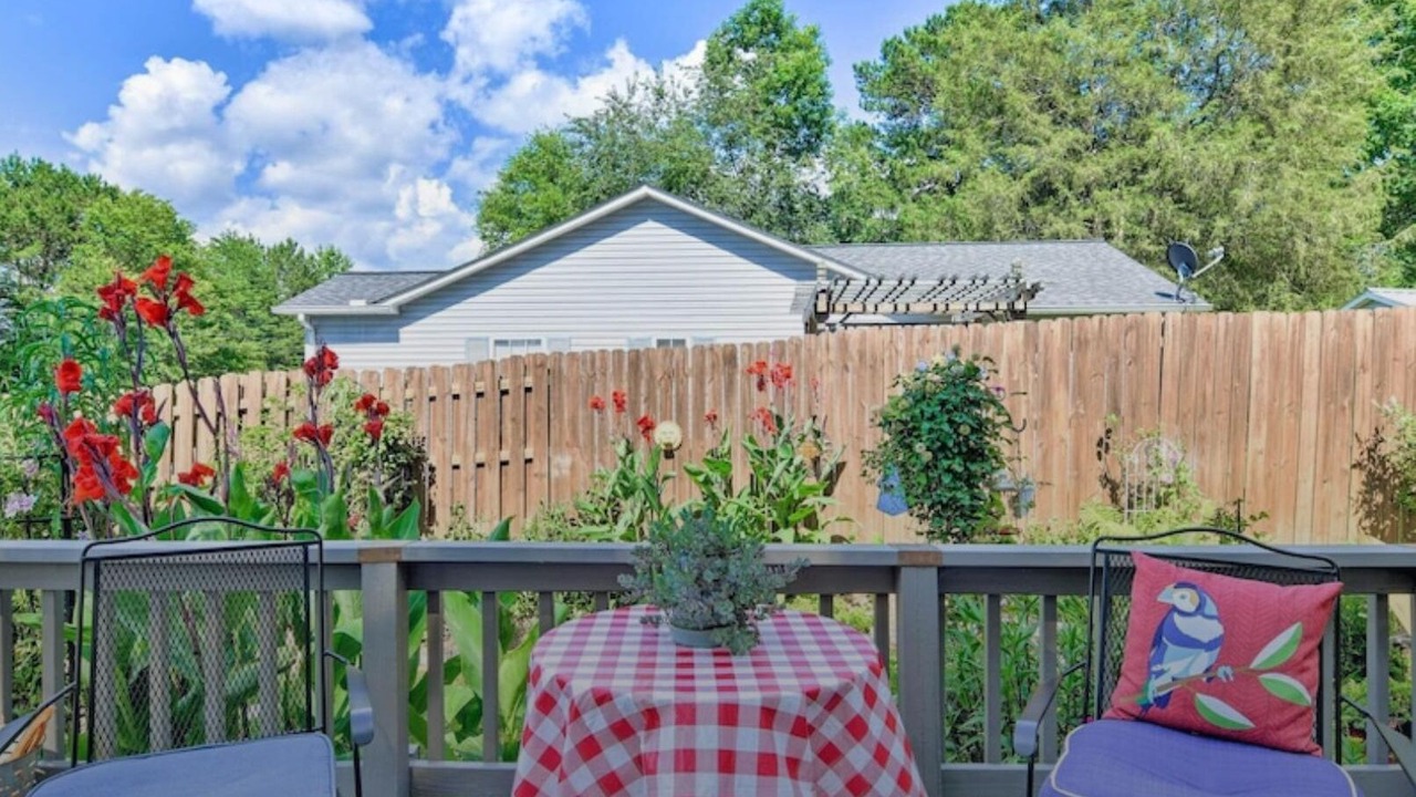 Photo of Outdoor in Mayhew