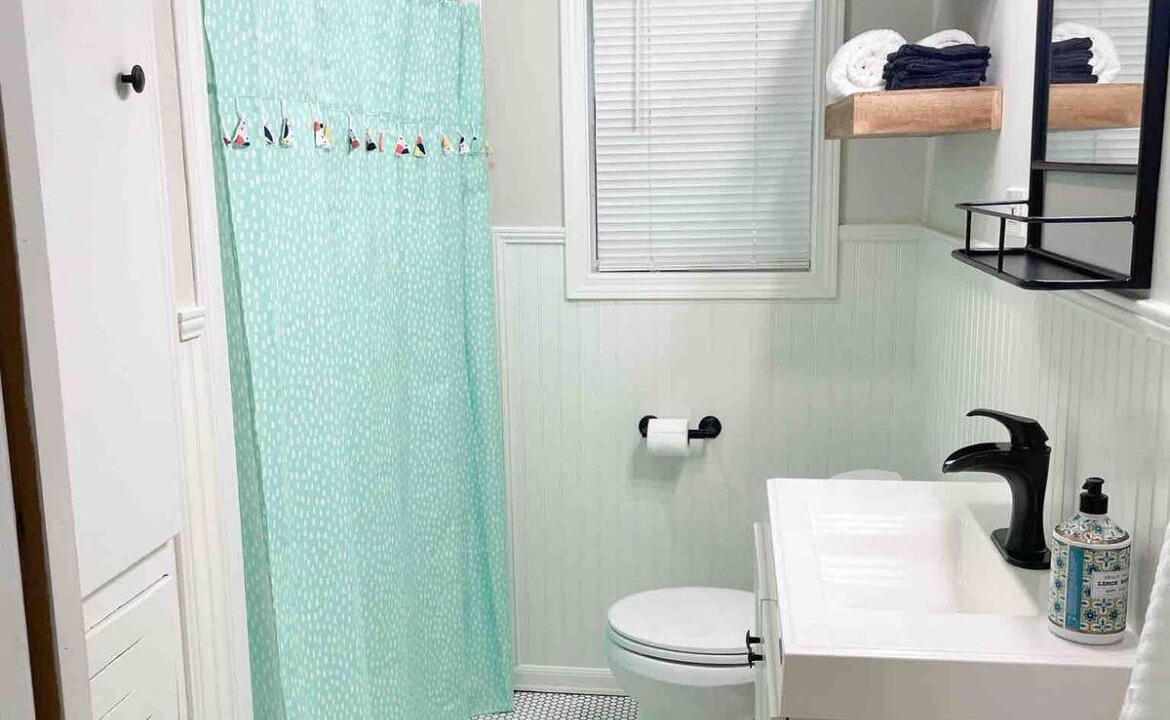 Photo of Bathroom in Gunter Afs