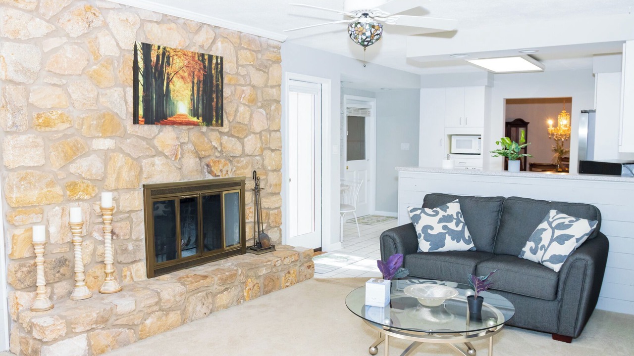 Photo of Livingroom in Concord