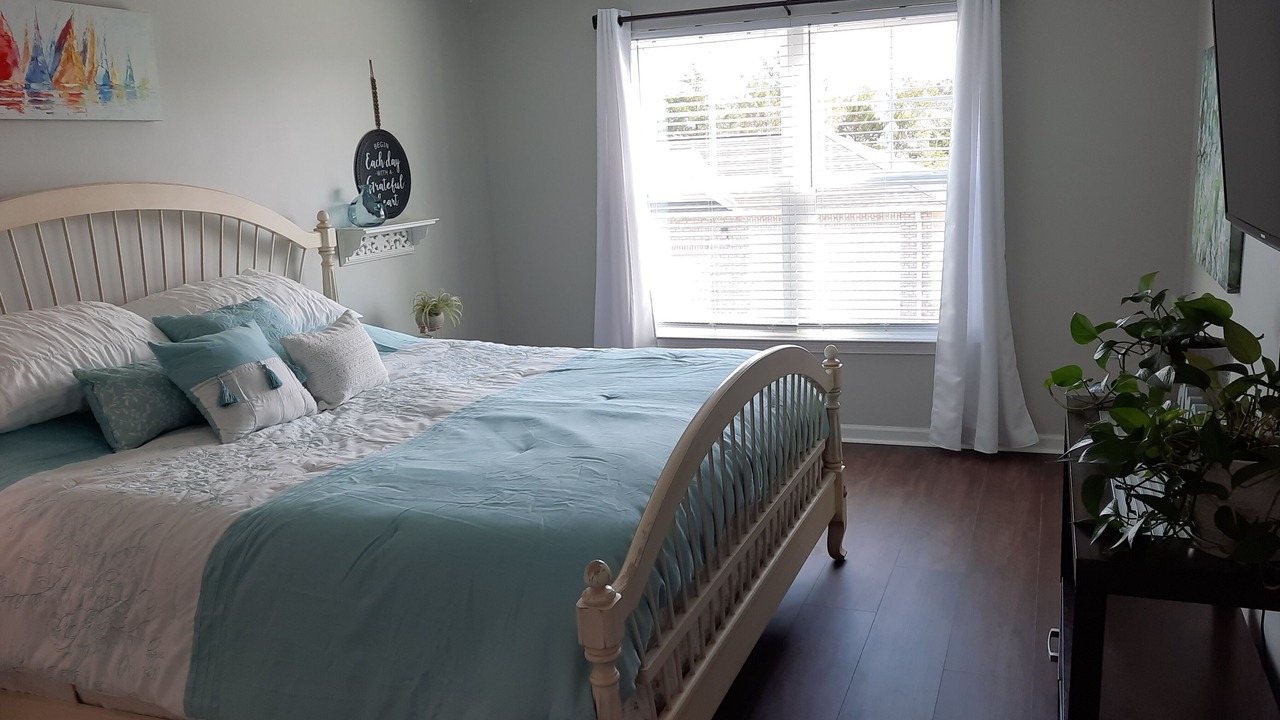 Photo of Bedroom in Myrtle Grove