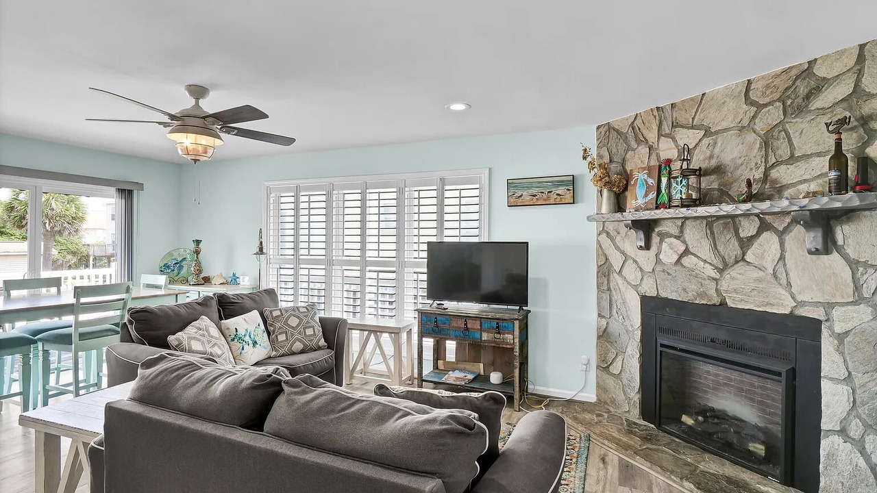 Photo of Livingroom in McCutcheon Field