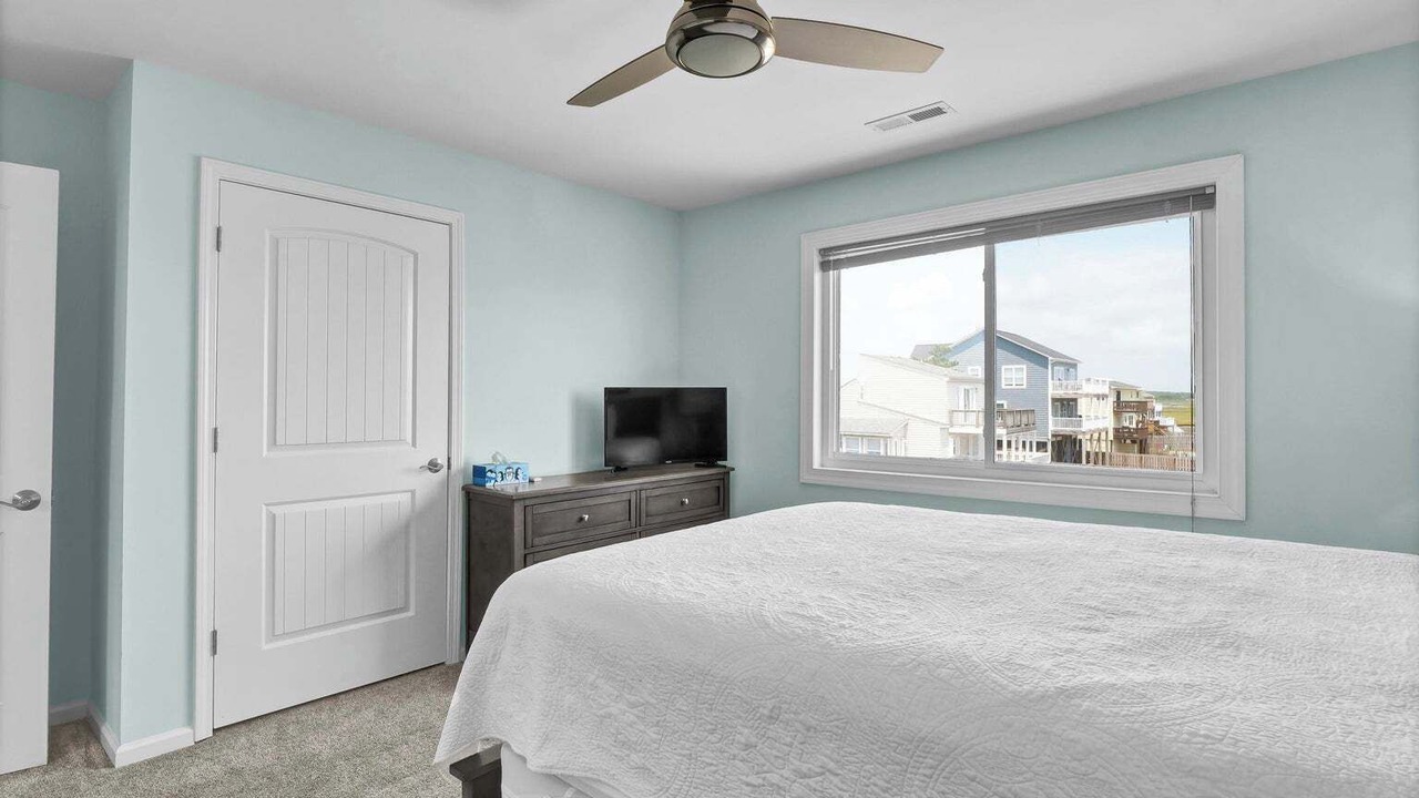 Photo of Bedroom in McCutcheon Field
