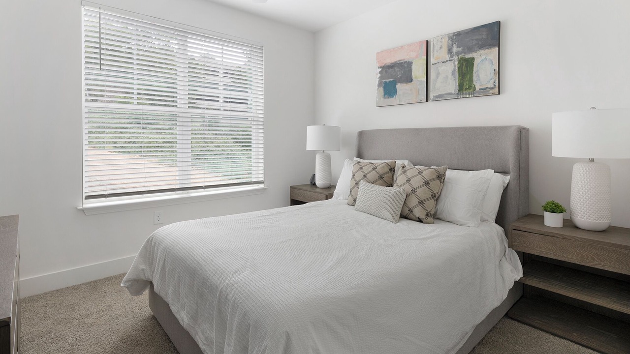 Photo of Bedroom in Crestwood South