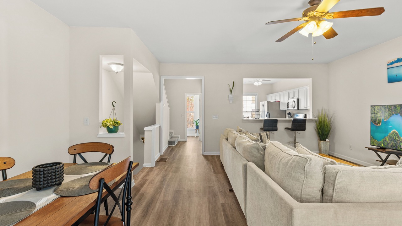 Photo of Livingroom in Northwest Raleigh