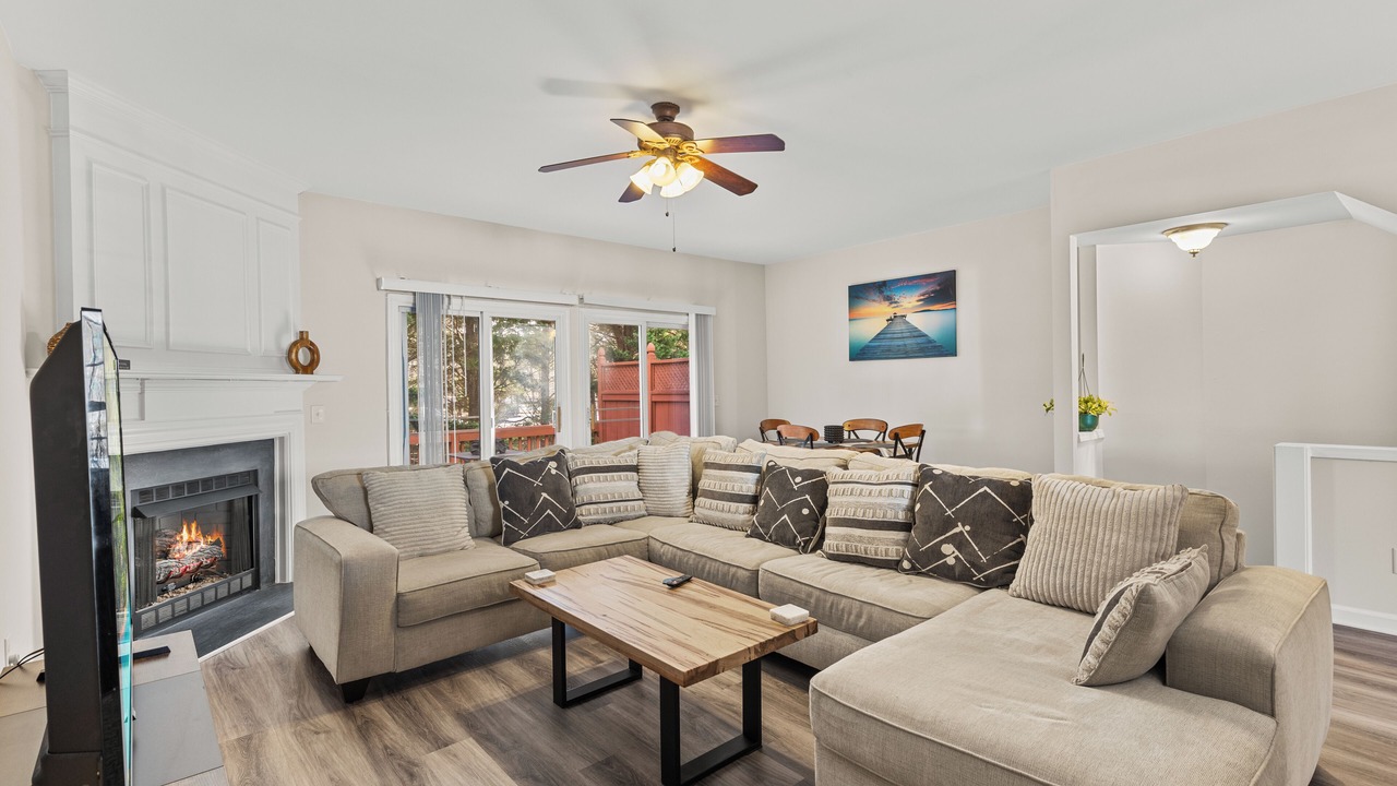 Photo of Livingroom in Northwest Raleigh