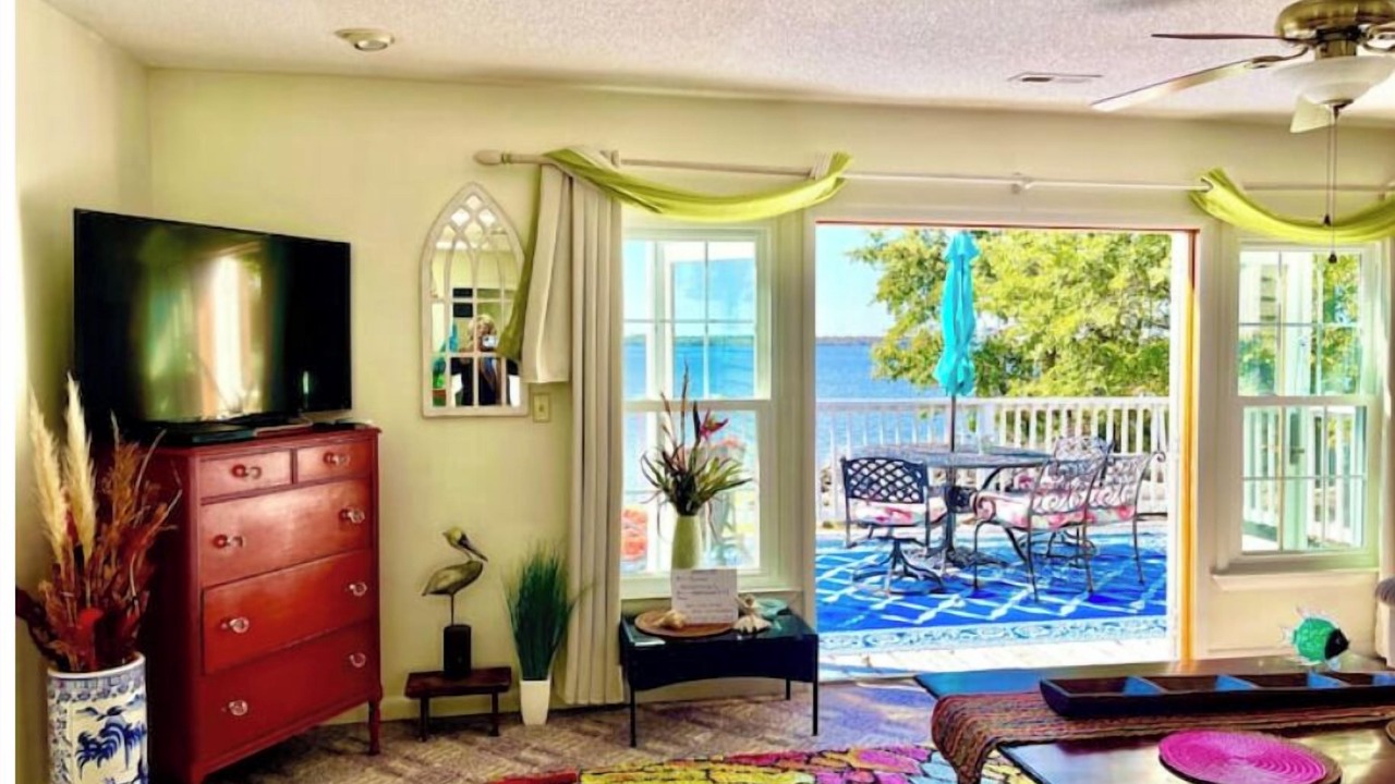 Photo of Livingroom in Elizabeth City