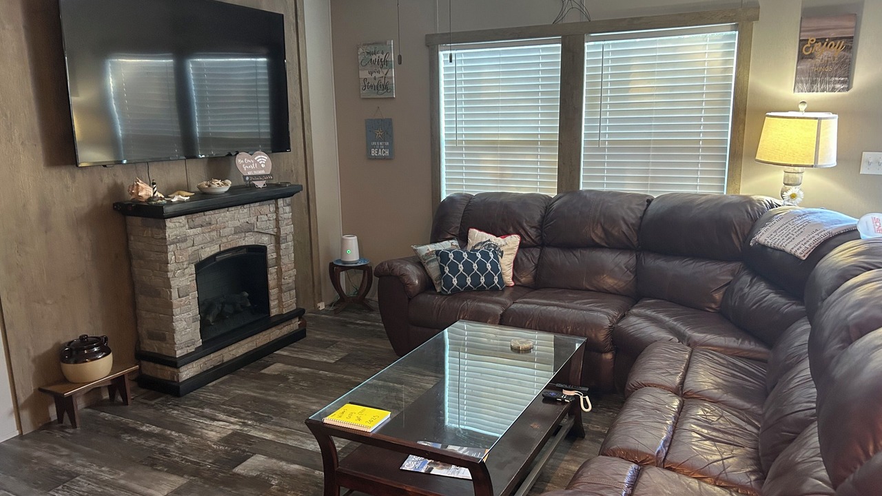 Photo of Livingroom in Cedar Point