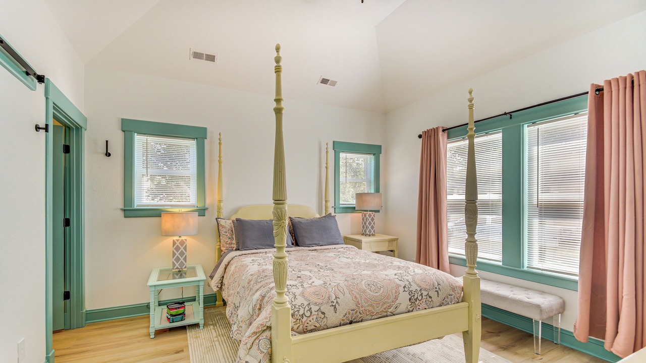 Photo of Bathroom in Manteo