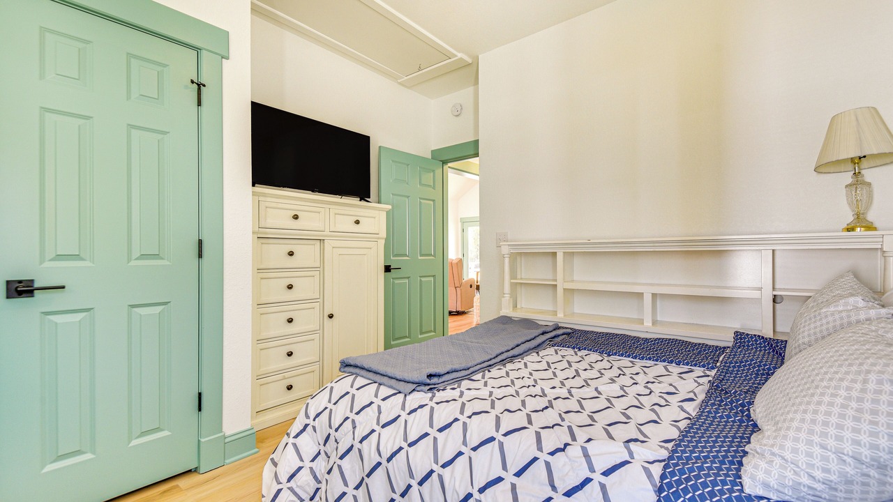Photo of Bedroom in Manteo