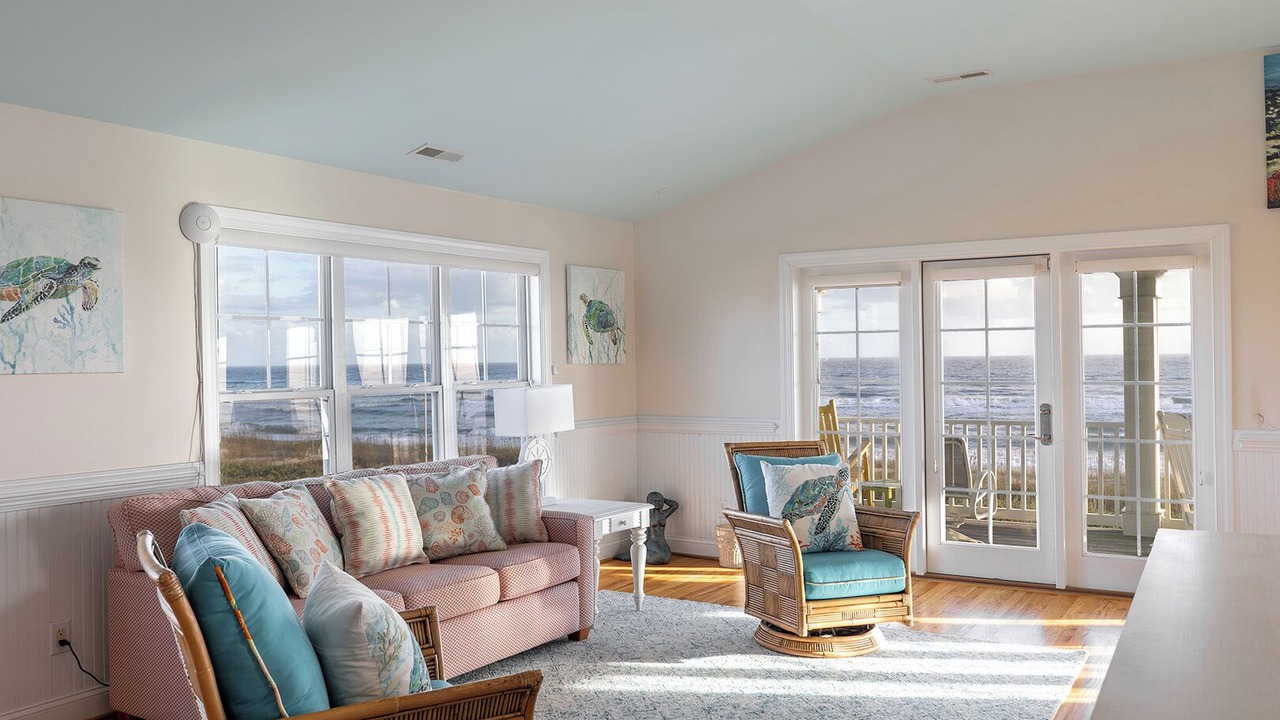 Photo of Livingroom in Pine Knoll Shores