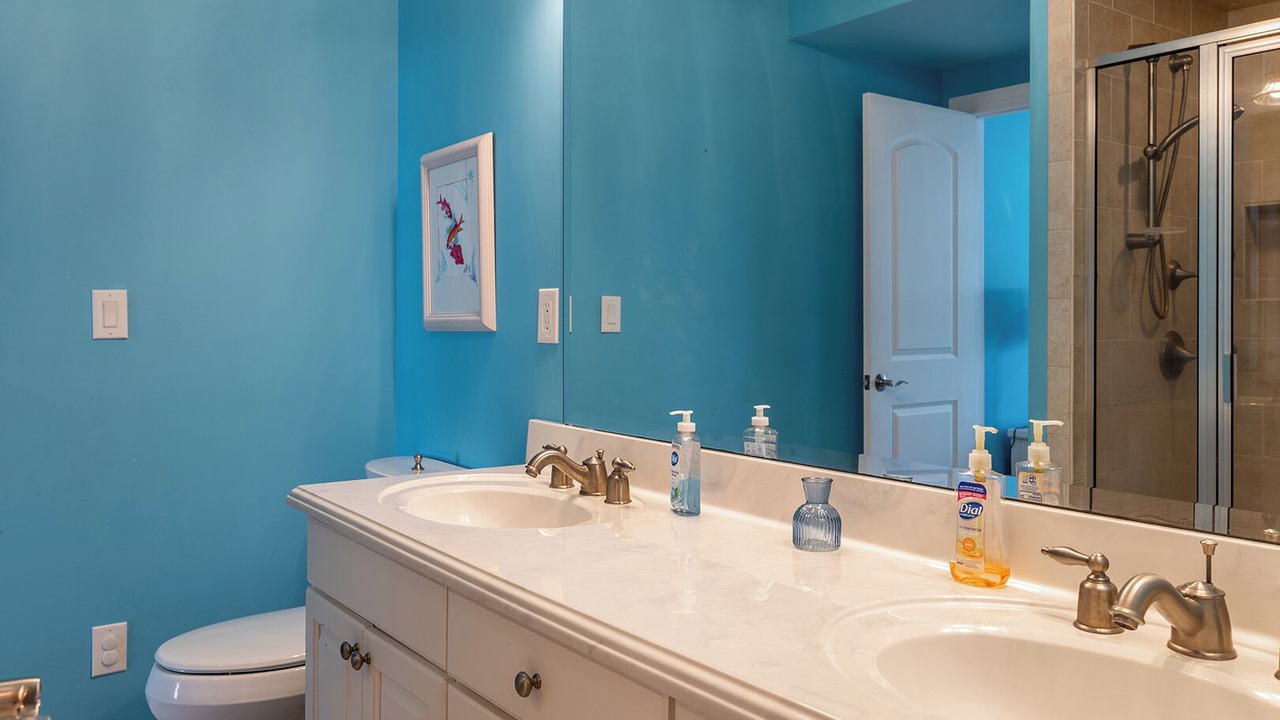 Photo of Bathroom in Pine Knoll Shores