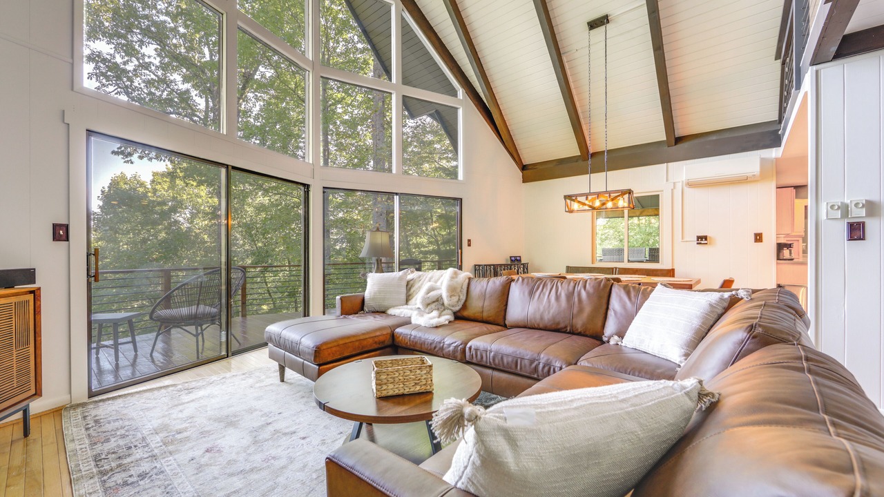Photo of Livingroom in Brevard