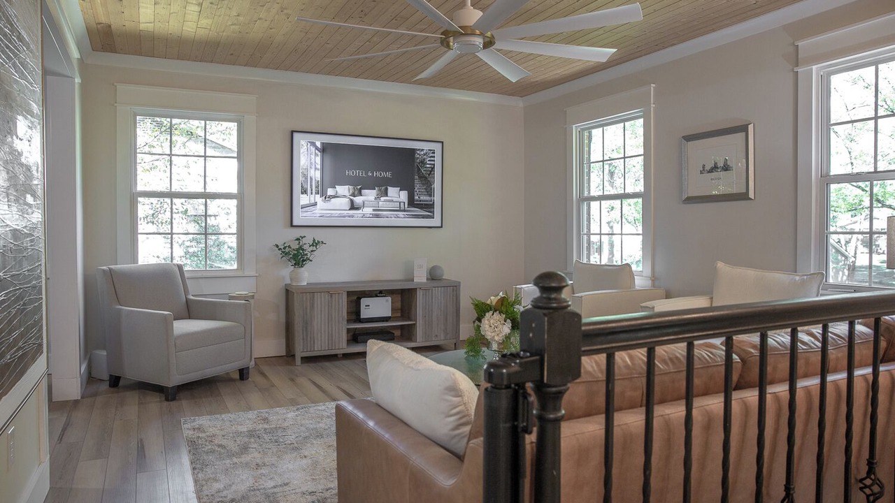 Photo of Livingroom in North Raleigh