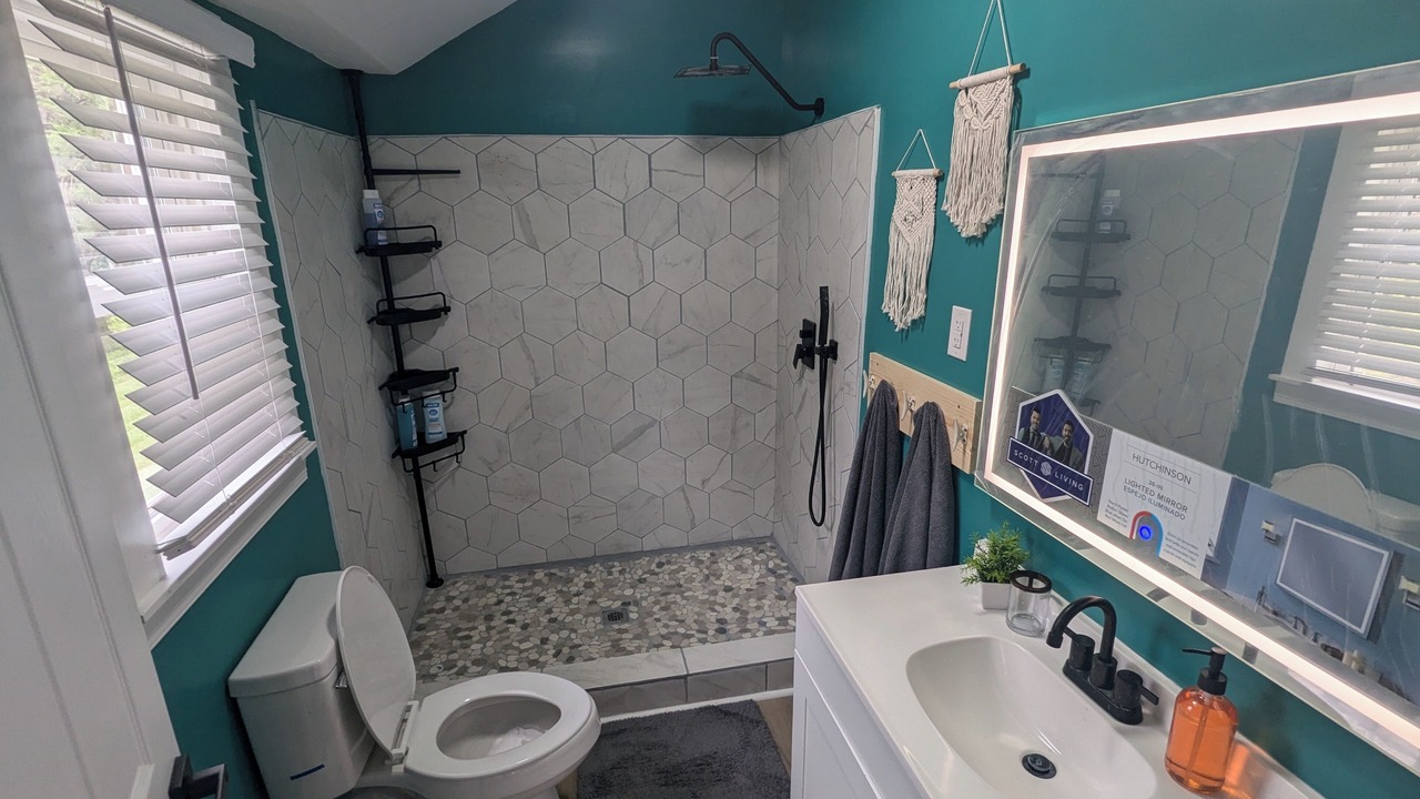 Photo of Bathroom in Roxboro