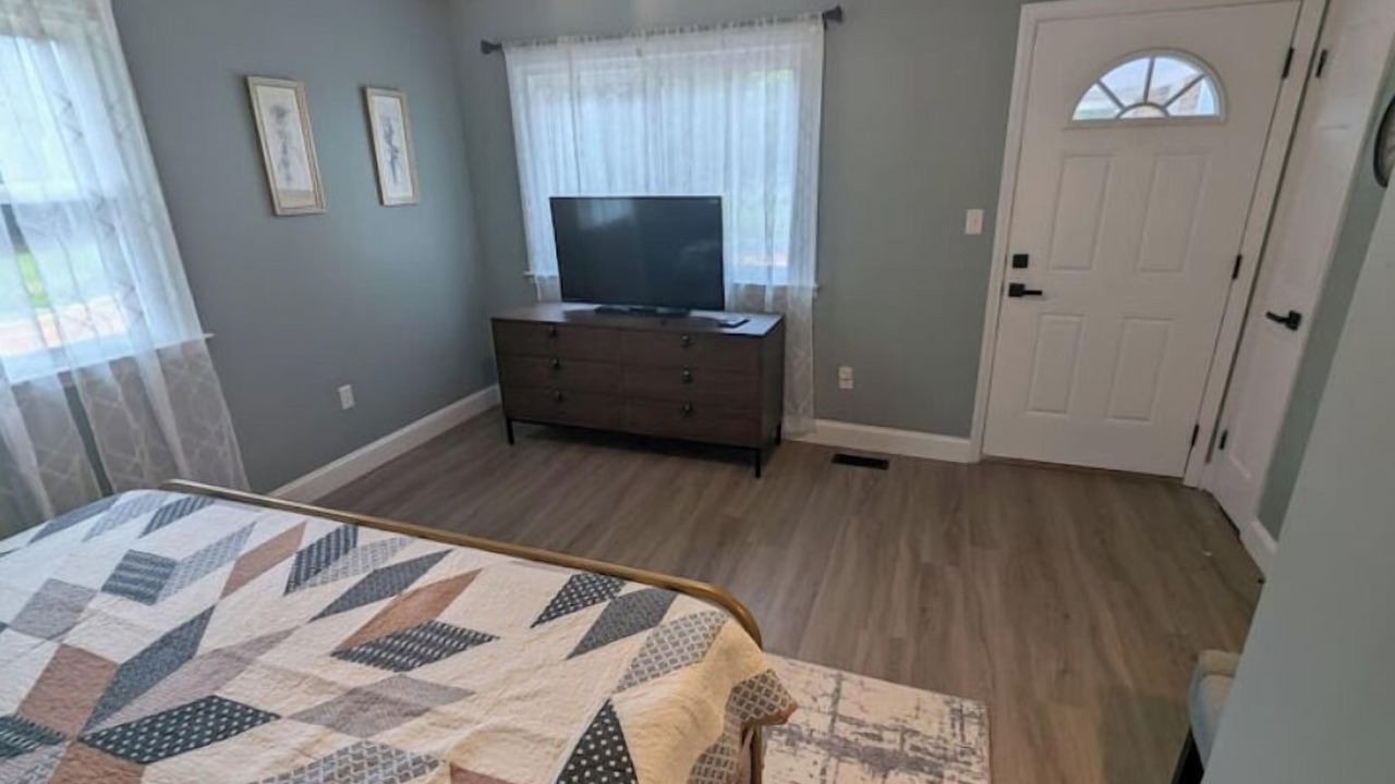 Photo of Bedroom in Roxboro
