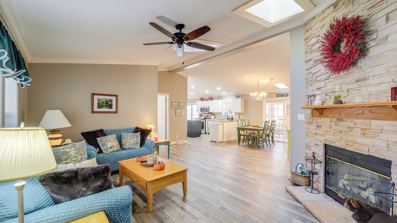 Photo of Livingroom in Charter Hills