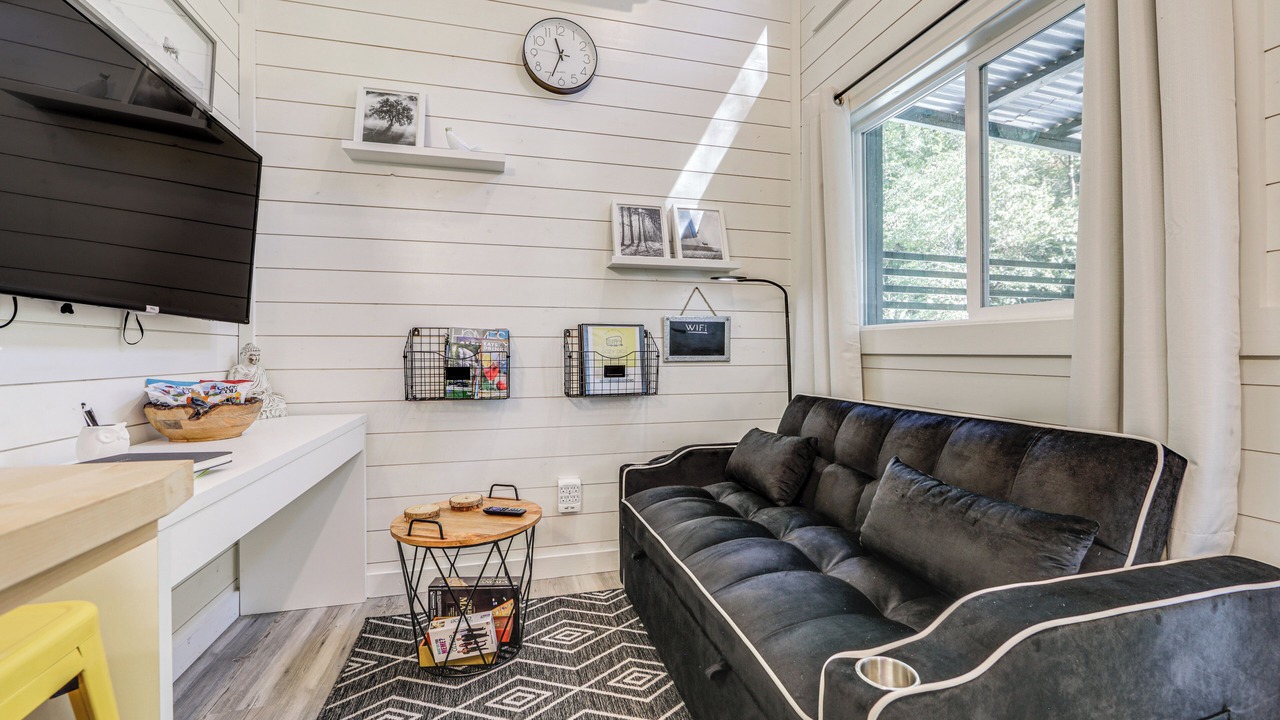 Photo of Livingroom in Old Fort