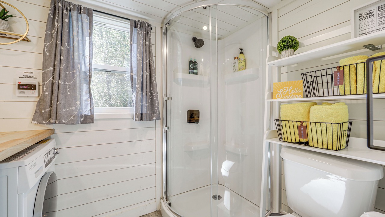 Photo of Bathroom in Old Fort