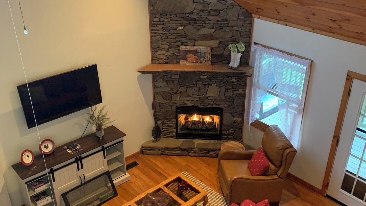 Photo of Livingroom in Sylva