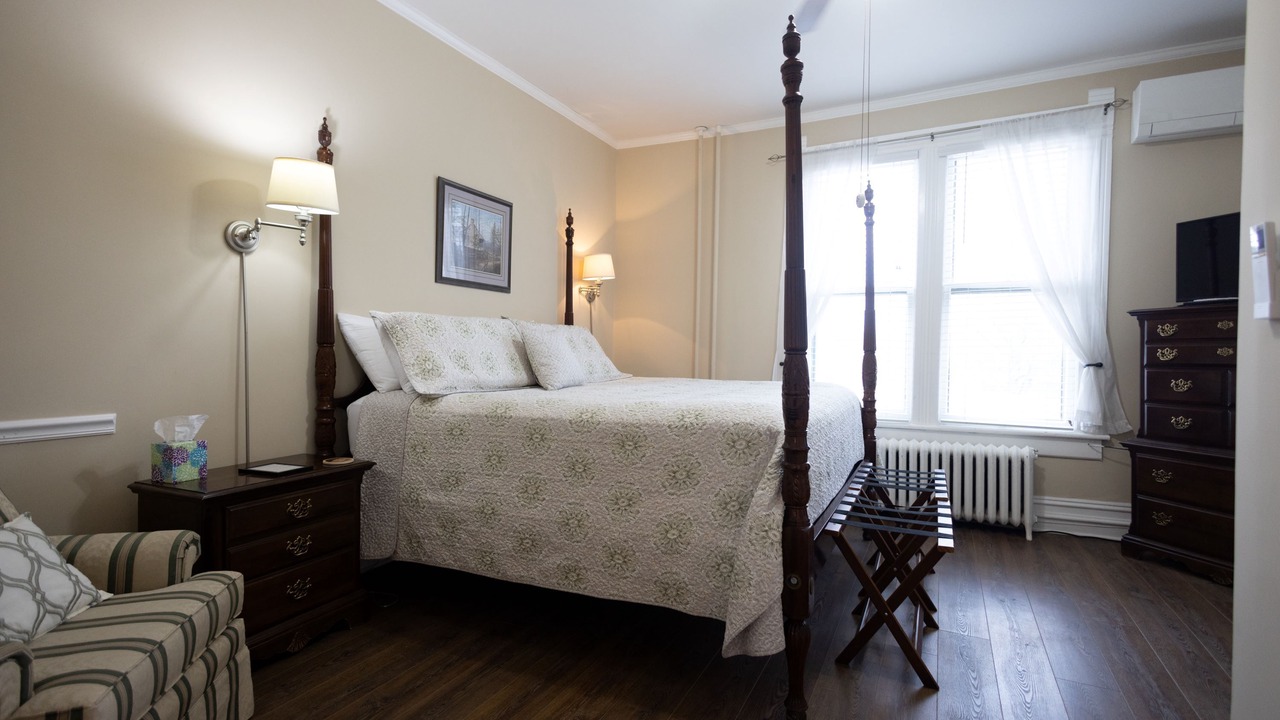 Photo of Bedroom in Hendersonville