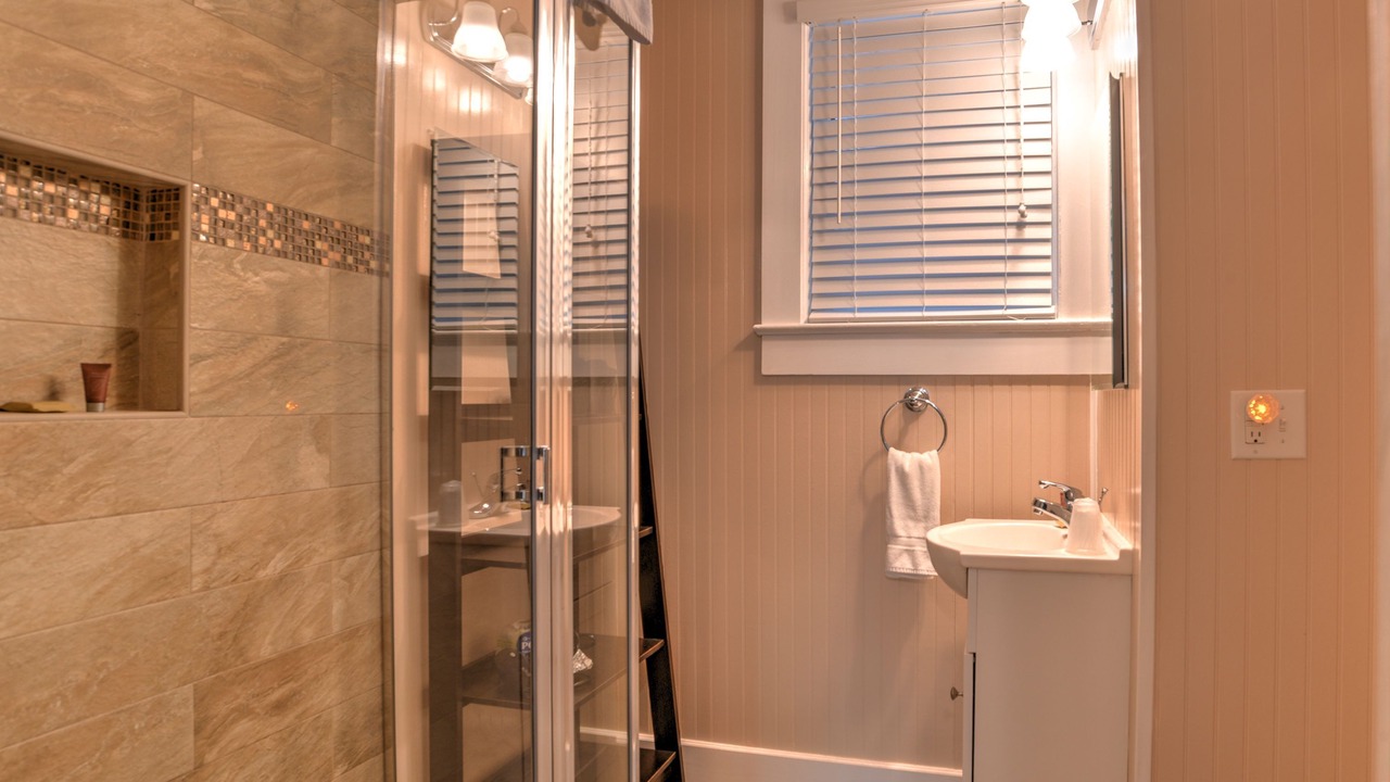 Photo of Bathroom in Hendersonville