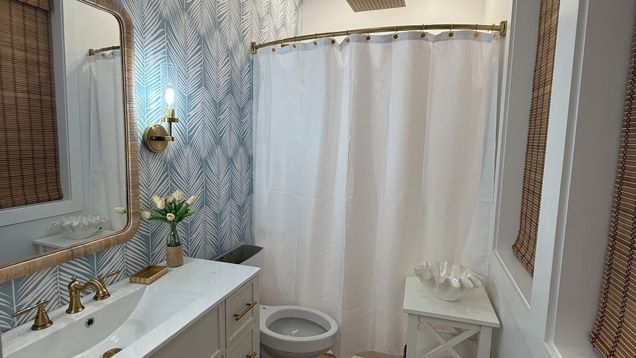 Photo of Bathroom in Harkers Island