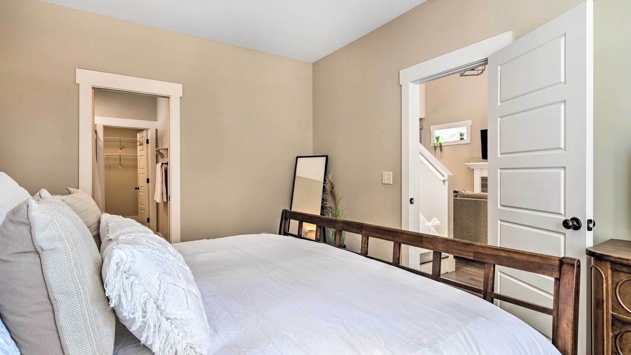 Photo of Bedroom in Oakley