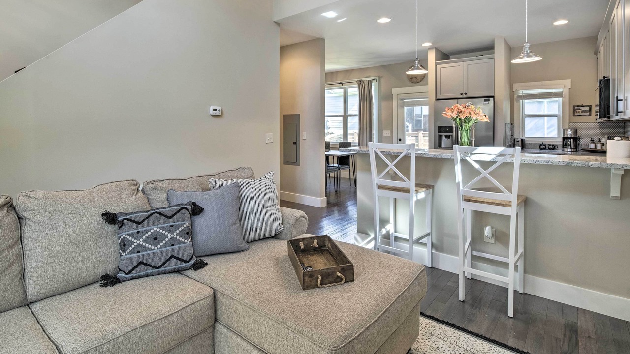 Photo of Livingroom in Oakley
