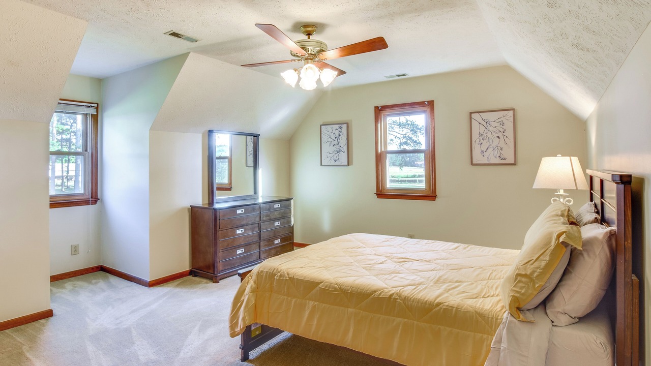 Photo of Bedroom in Spring Lake