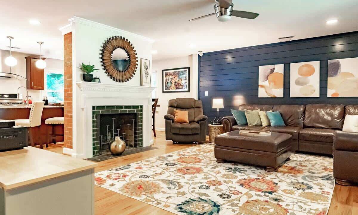 Photo of Livingroom in Northwest Raleigh