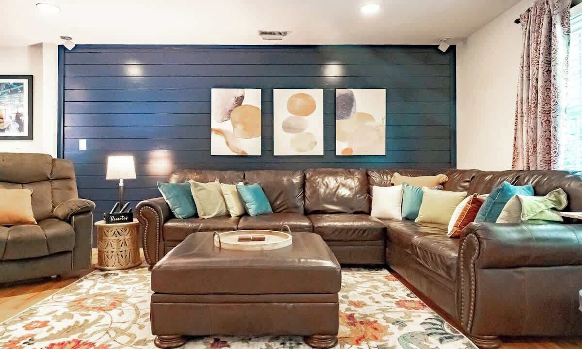 Photo of Livingroom in Northwest Raleigh
