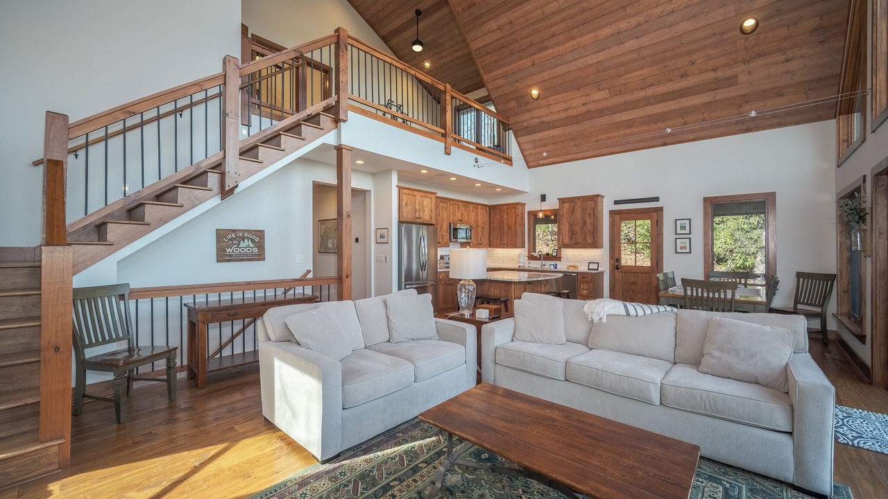 Photo of Livingroom in Pisgah Forest
