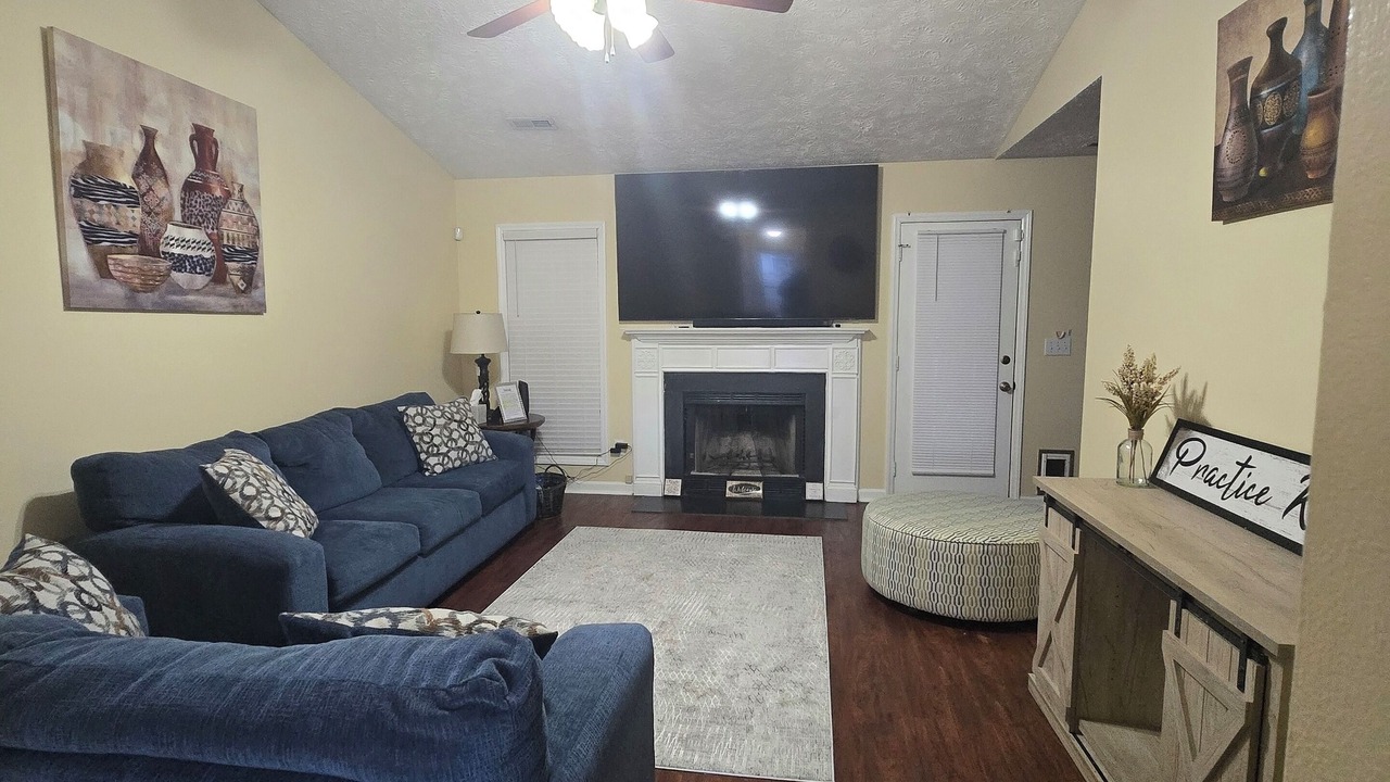 Photo of Livingroom in South View