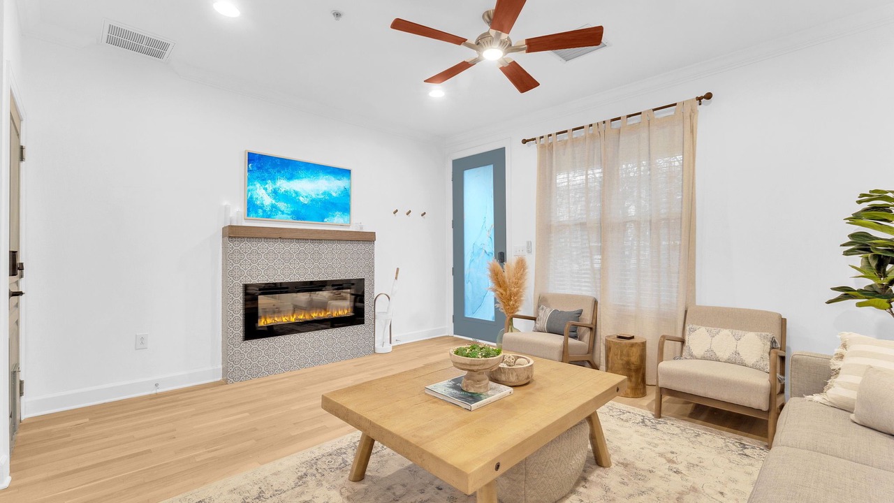 Photo of Livingroom in Third Ward