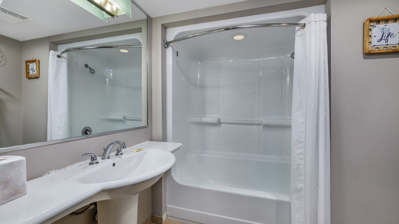 Photo of Bathroom in Ash