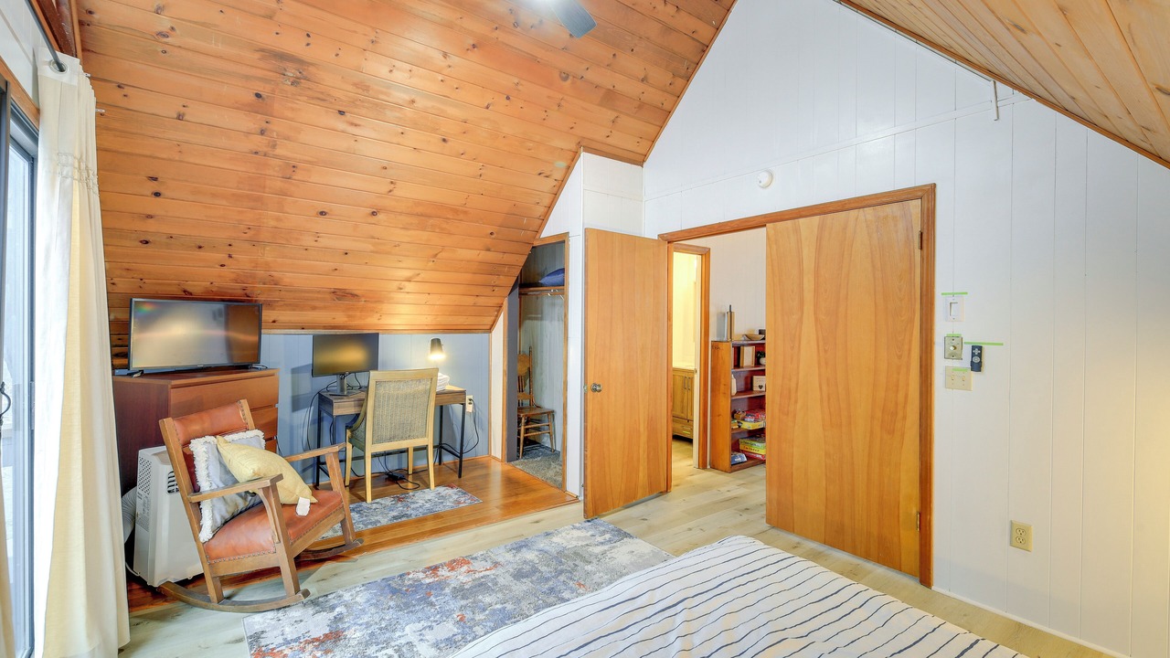 Photo of Bedroom in Deep Gap